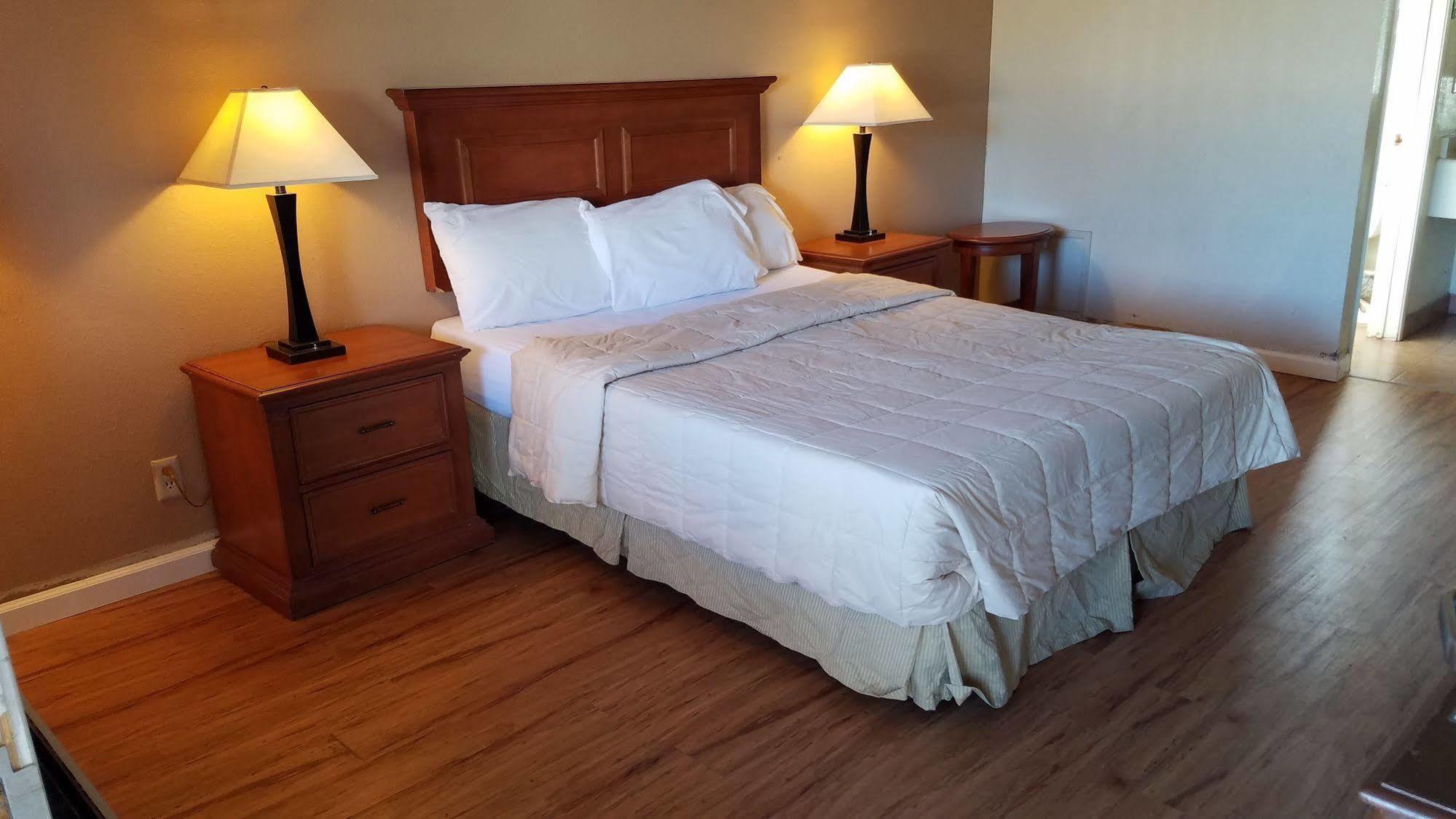 Hotel Europa Ridgecrest Kültér fotó